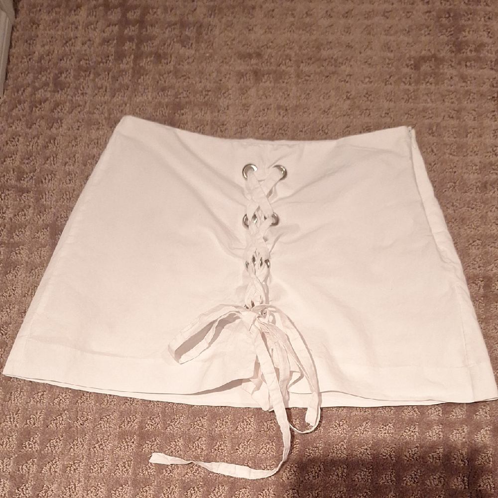 Chic White Lace-Up Skirt Zara Small